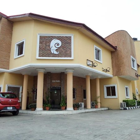 Aries Suites Lagos Eksteriør billede