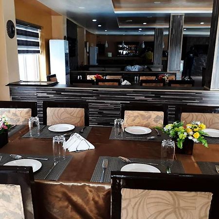 Aries Suites Lagos Eksteriør billede