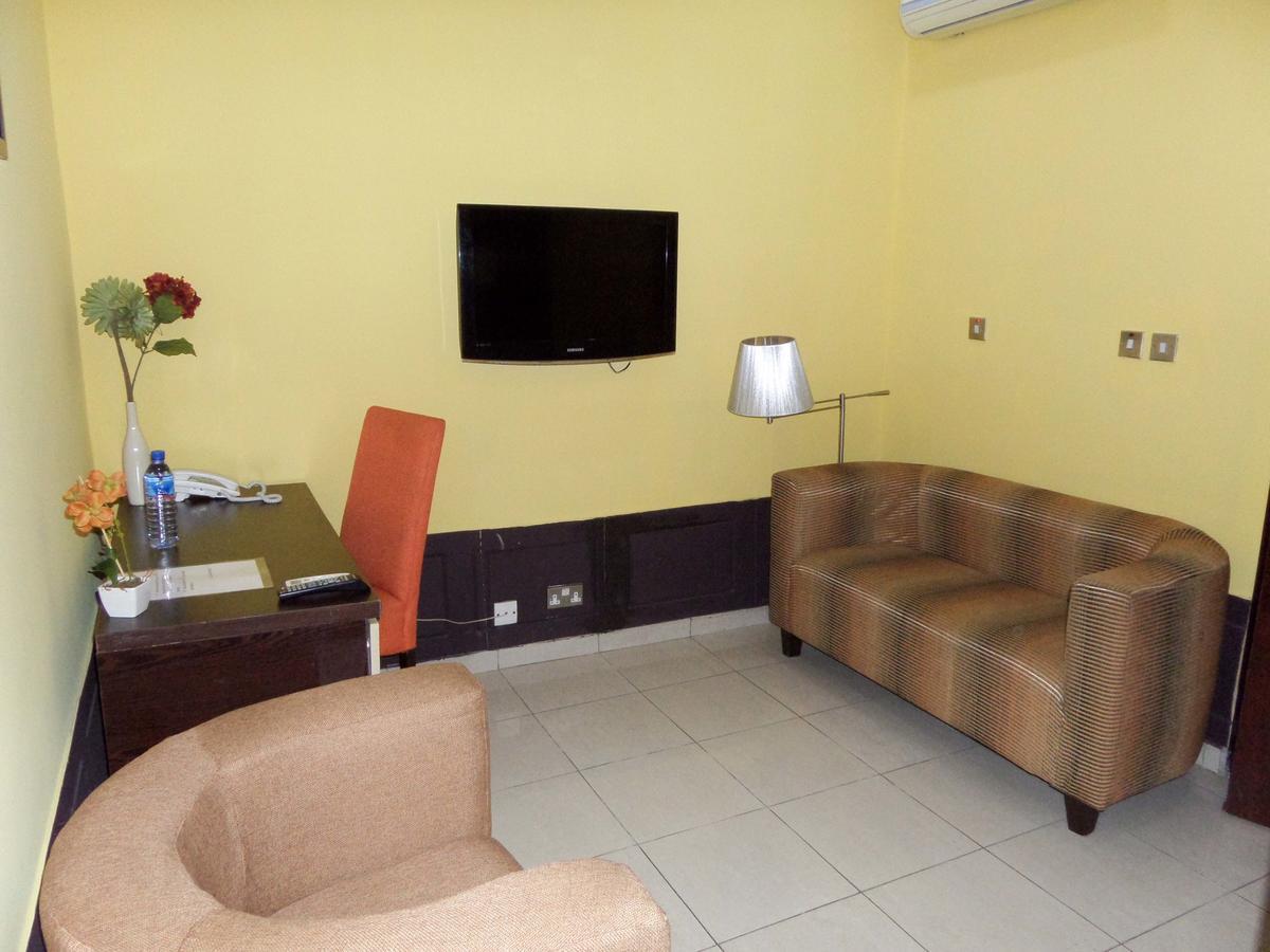 Aries Suites Lagos Eksteriør billede