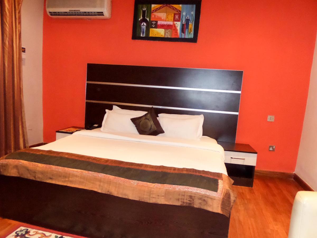 Aries Suites Lagos Eksteriør billede