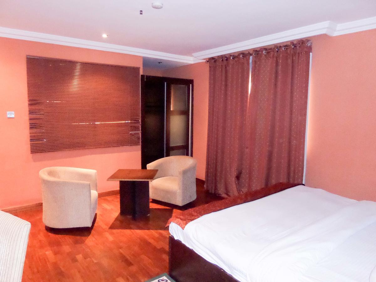 Aries Suites Lagos Eksteriør billede