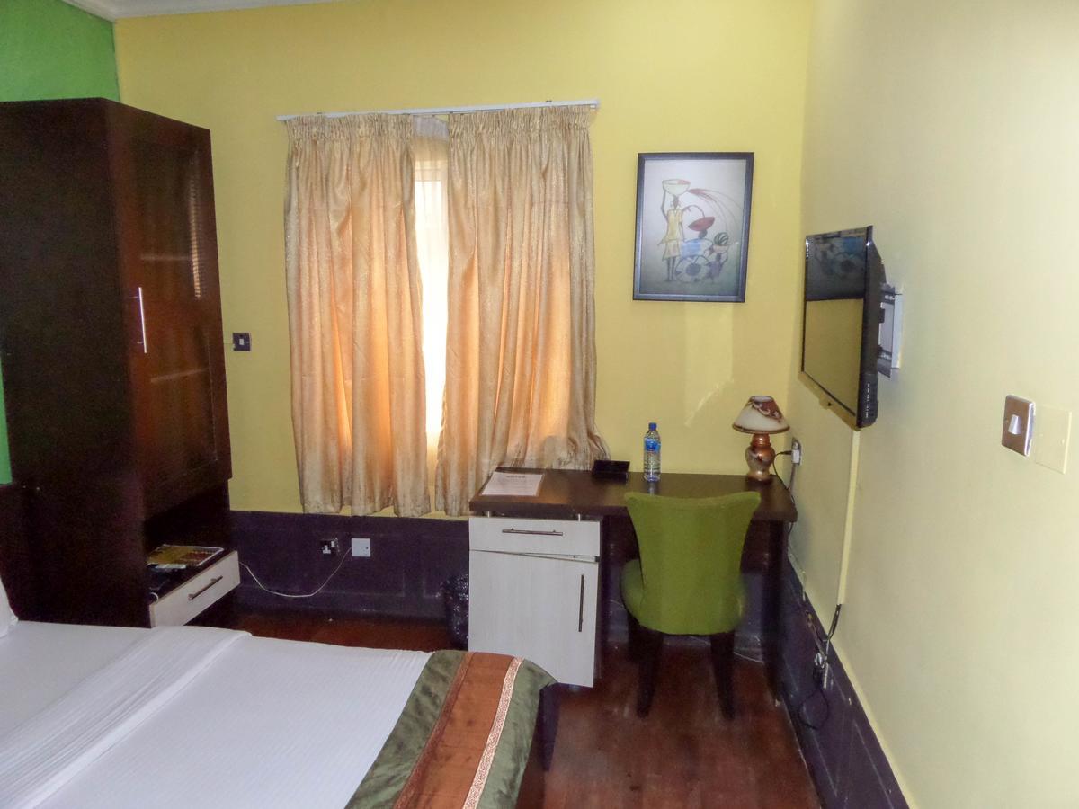 Aries Suites Lagos Eksteriør billede