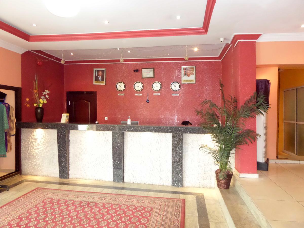 Aries Suites Lagos Eksteriør billede