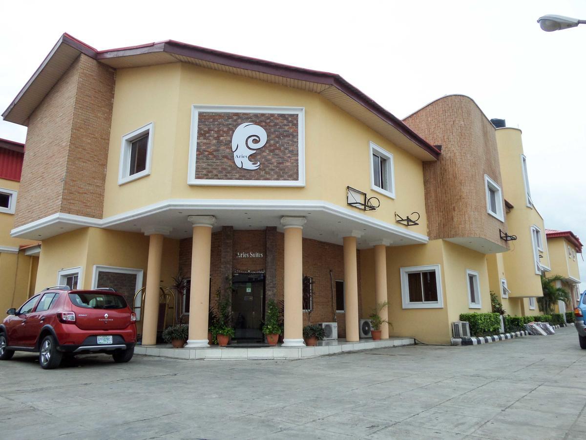 Aries Suites Lagos Eksteriør billede